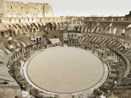 Vista interna del Colosseo, con la sua arena circolare in legno. Immagina quando è stato costruito il Colosseo, un'opera maestosa.
