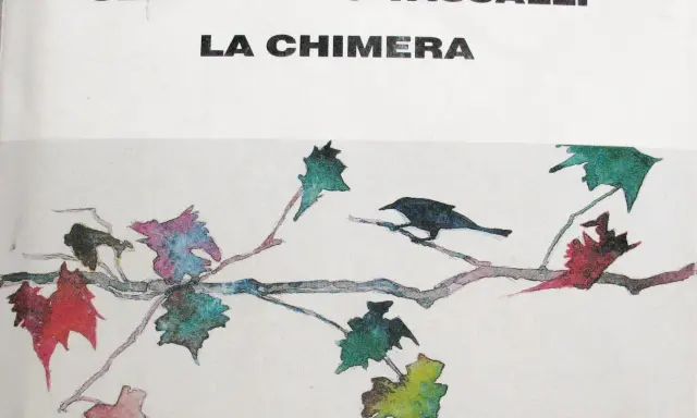 Copertina del libro "La Chimera" di Sebastiano Vassalli, con un ramo fiorito e uccelli stilizzati.